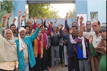 राजस्थान में गर्ल्स स्कूल बंद करने पर भड़के ग्रामीण, जड़ दिया ताला, ठंड में 2 घंटे तक बाहर बैठे रहे बच्चे