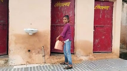 23369186 आजादी के 78 वर्ष बाद भी जिला मुख्यालय से 10 किलोमीटर दूर तक नहीं पहुंच पाई सरकार की योजनाए