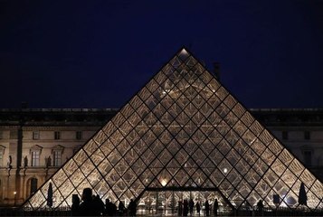 Le Louvre organisera son « Met Gala français » pendant la Fashion Week de Paris, voici à quoi cela va ressembler