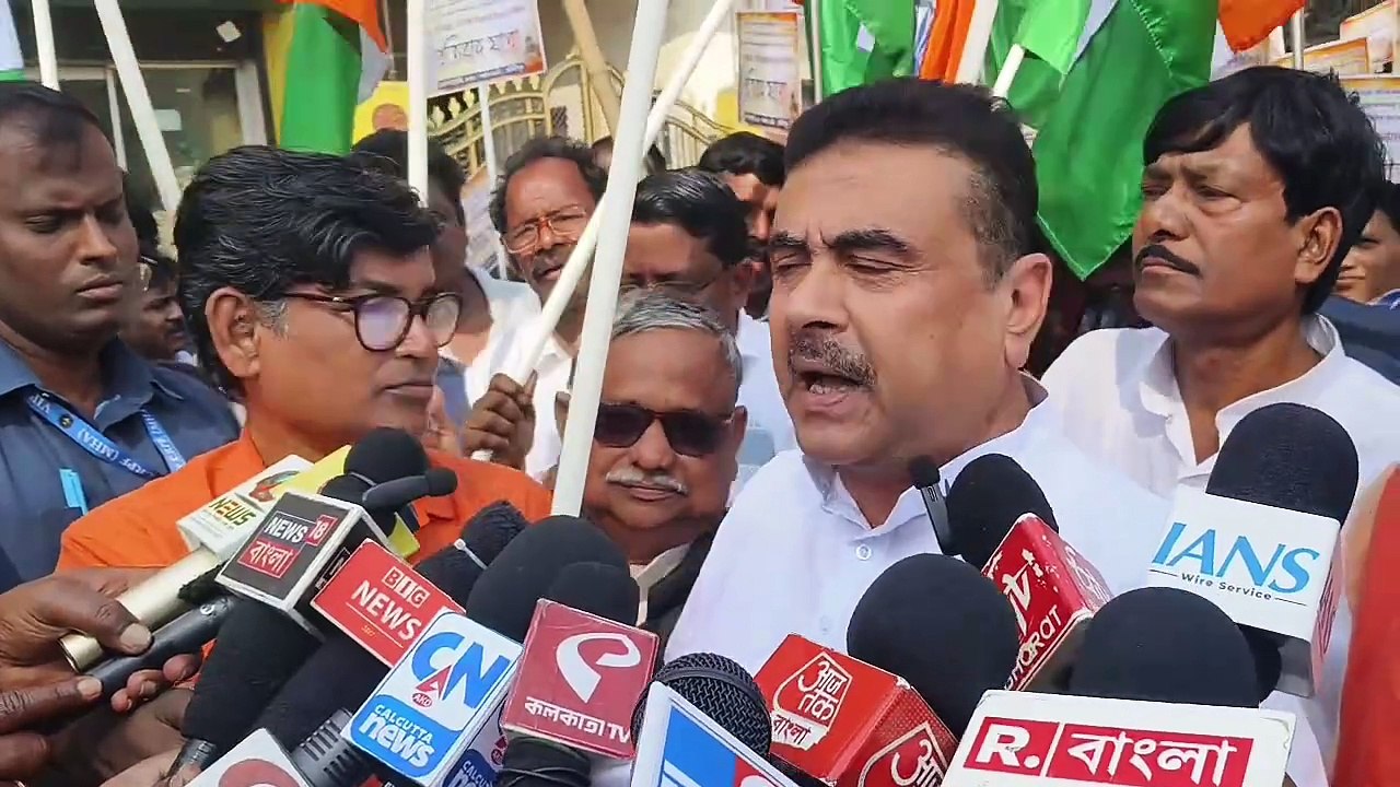 ডাক্তাররা জাতীয় সম্পদ,তাদের অবিলম্বে সাসপেনশন এবং অভিযোগ থেকে মুক্ত করতে হবে!মেদিনীপুরে নাগরিক মঞ্চের মিছিল থেকে প্রতিবাদ শুভেন্দুর, রাজ্যের হাইকোর্টে যাওয়াকে ড্রামাবাজি বলে কটাক্ষ