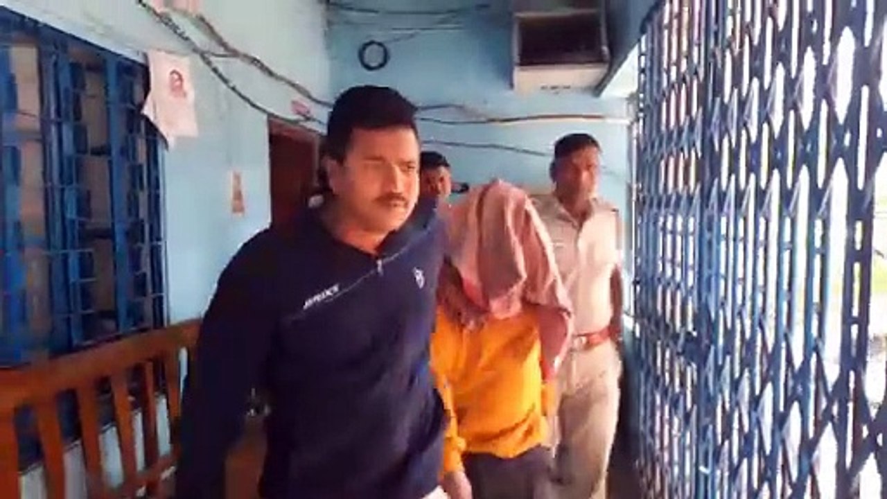 5 বছর ধরে কিশোরীকে লাগাতার ধর্ষণ ! গ্রেফতার সৎ বাবা