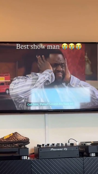 How most of you be watching Eastenders 😮😂 #snoochieshy #eastenders #britishtv