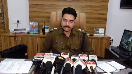 पत्नी पर चरित्र शंका के चलते पति और एक युवक में दिनदहाड़े चले चाकू , पुलिस ने शुरू की जांच।