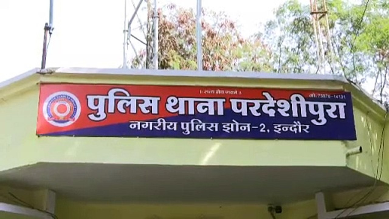 पत्नी पर चरित्र शंका के चलते पति और एक युवक में दिनदहाड़े चले चाकू , पुलिस ने शुरू की जांच।