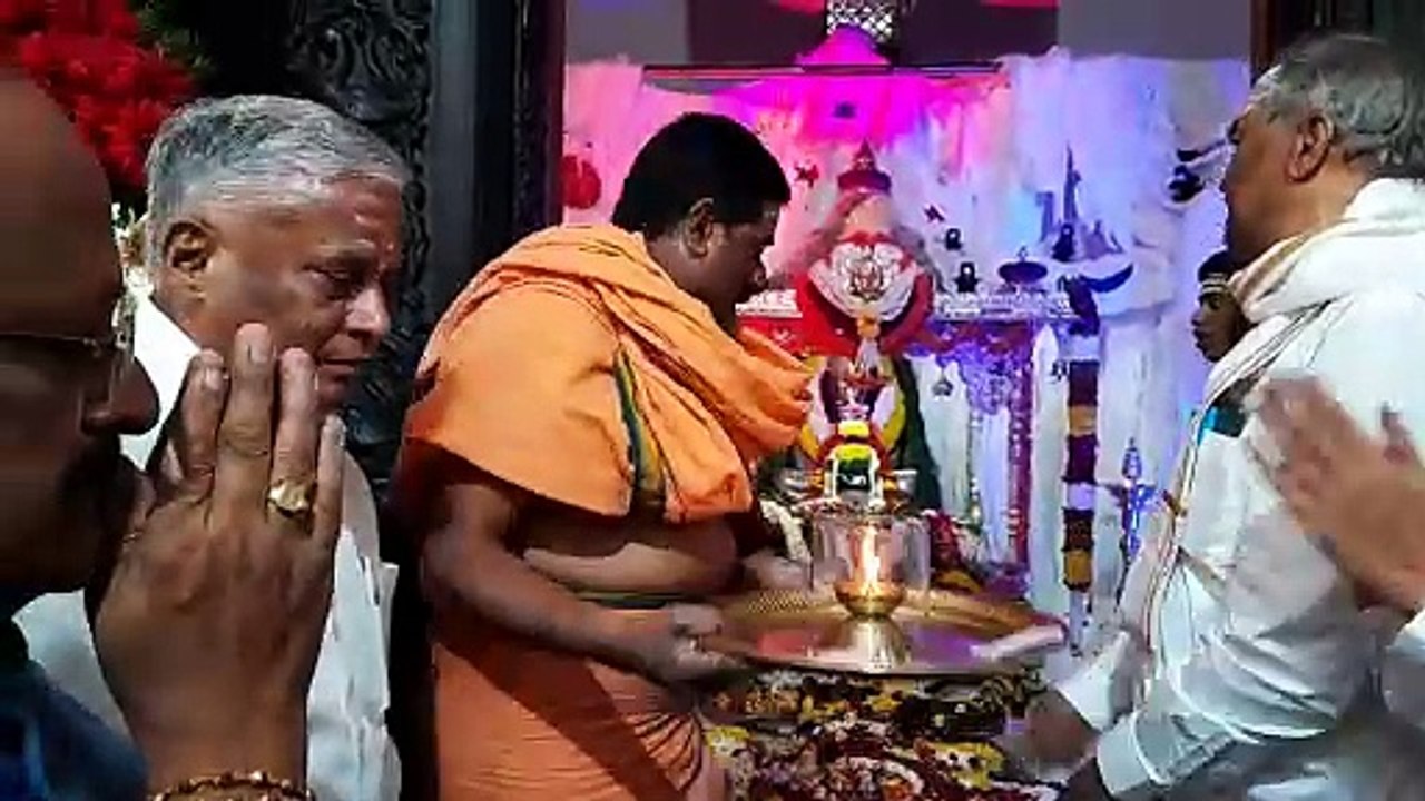 ಸರ್ಕಾರಕ್ಕೆ ಯಾವಾಗ ಬುದ್ದಿ ಬರತ್ತೋ ಆವಾಗ ದಾಸೋಹ ದಿನ ಅರ್ಥ ಪೂರ್ಣವಾಗಿ ಆಚರಣೆ ಮಾಡಲಿ......ಬಿಜೆಪಿ ರಾಜ್ಯಾಧ್ಯಕ್ಷ ಬಿ ವೈ ವಿಜಯೇಂದ್ರ......  ತುಮಕೂರು   ಶ್ರೀ ಶಿವಕುಮಾರ ಸ್ವಾಮೀಜಿಗಳ  ಪುಣ್ಯ ಸಂಸ್ಮರಣೆ ಯಾಗಿದೆ, ಕೋಟ್ಯಂತರ ಭಕ್ತರಿಗೆ ಹರ