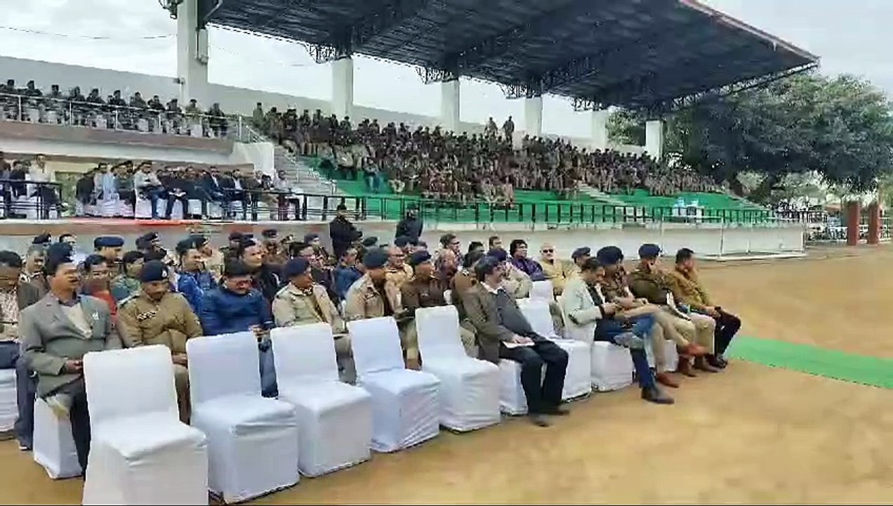 चुनाव में नियुक्त अधिकारियों और कमचारियों की हु...