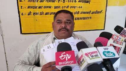 जनसुनवाई मे दिव्यांग का सब्र टुटा और उसने CEO पर निकाला गुस्सा अधिकारी देखते रहे