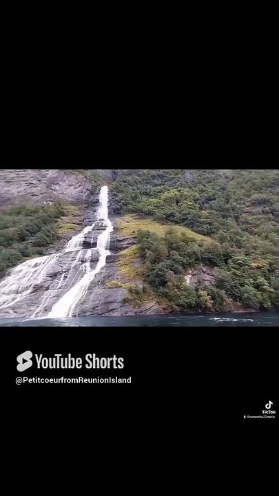 cascade dans un fjord #norvège _waterfall in a fjord #norway