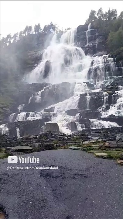 une autre magnifique cascade en #norvège_ another beautiful waterfall in #norway