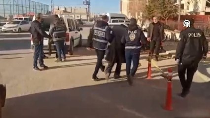 Taziye evinde 2 kişiyi öldürdü