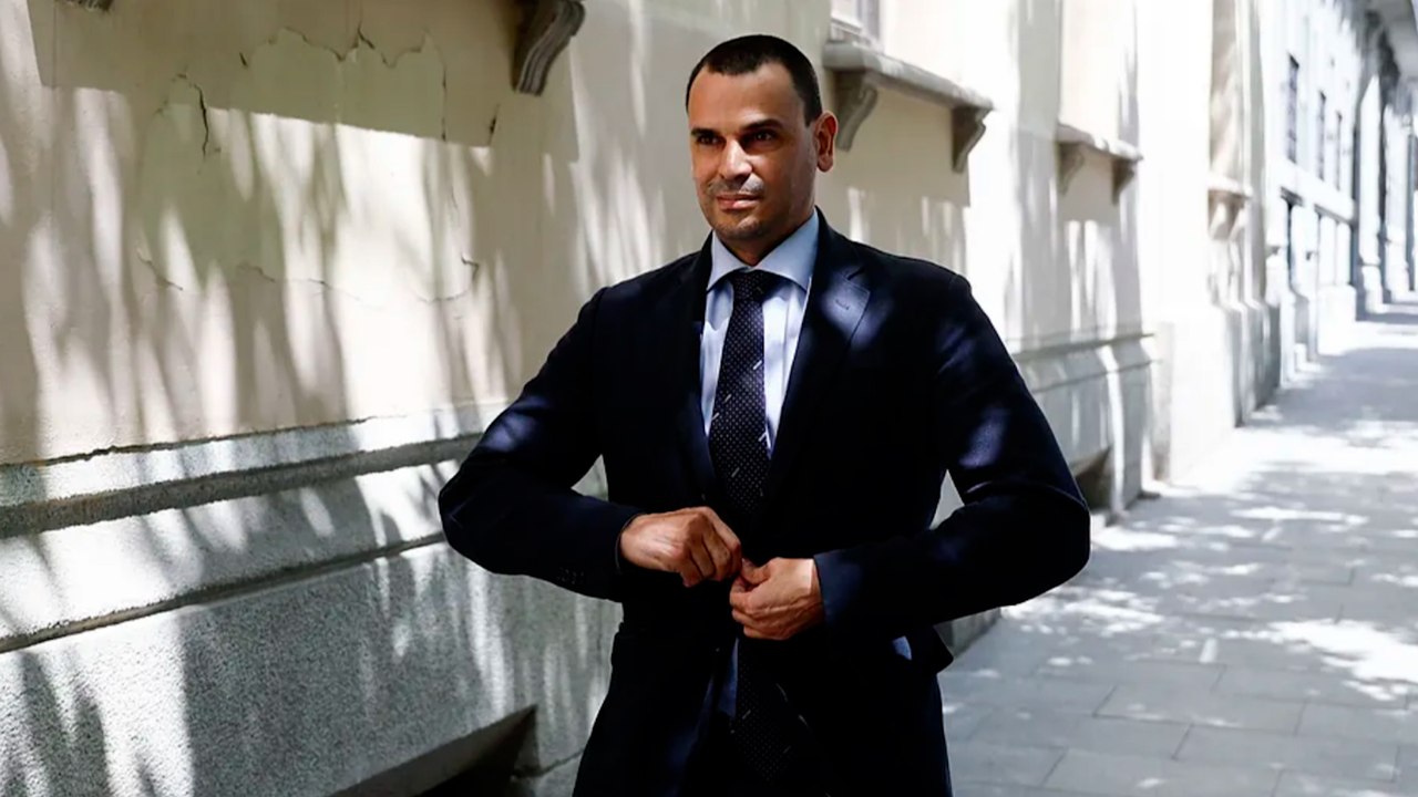 Ayuso confirma el asalto a las viviendas de los abogados de su novio y el robo de un ordenador