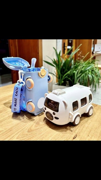 Kids Cute Bear Baby Bus Tritan Water Bottle Student School Children Creative Straw Car Water Bottle Cup 500ml