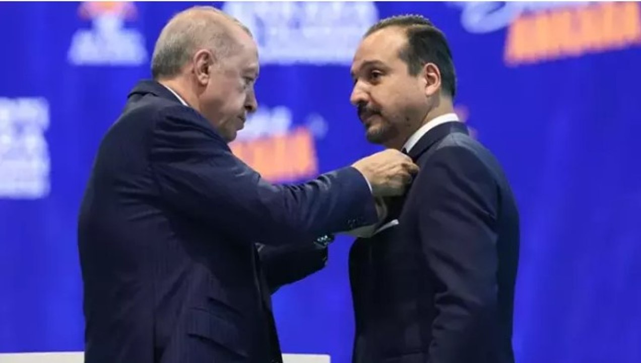 Cumhurbaşkanı Erdoğan, AK Parti’ye katılan Kürşad Zorlu’ya rozet taktı