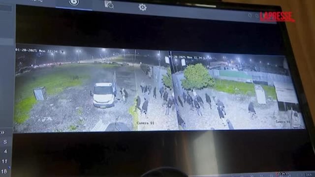 Cisgiordania, attacco dei coloni israeliani nei villaggi: a fuoco auto ed edifici