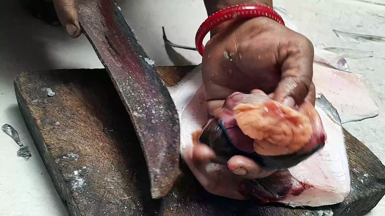 How to Cut White Pamphlet Fish at Home Easy Step-by-Step Guide