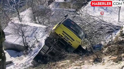 Trabzon'da Belediyesi Yolcu Otobüsü Yamaçtan Yuvarlandı