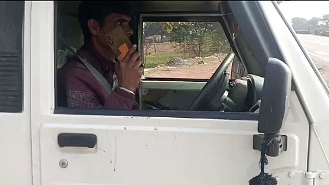 इस जिले में वाहन चलाने के दौरान मोबाइल पर बात करना अब पड़ सकता है महंगा