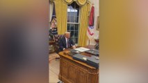 Trump stunned after finding Joe Biden's note in the Oval Office