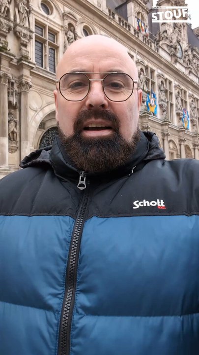 Expo les jours heureux à la mairie de Paris. C est gratuit et vous pourrez voir la robe portée par Céline Dion.