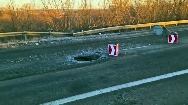 Les dangers des nids de poule sur la route