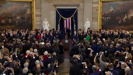 Quand Mélania met un vent à Donald Trump... bisous sur la joue
