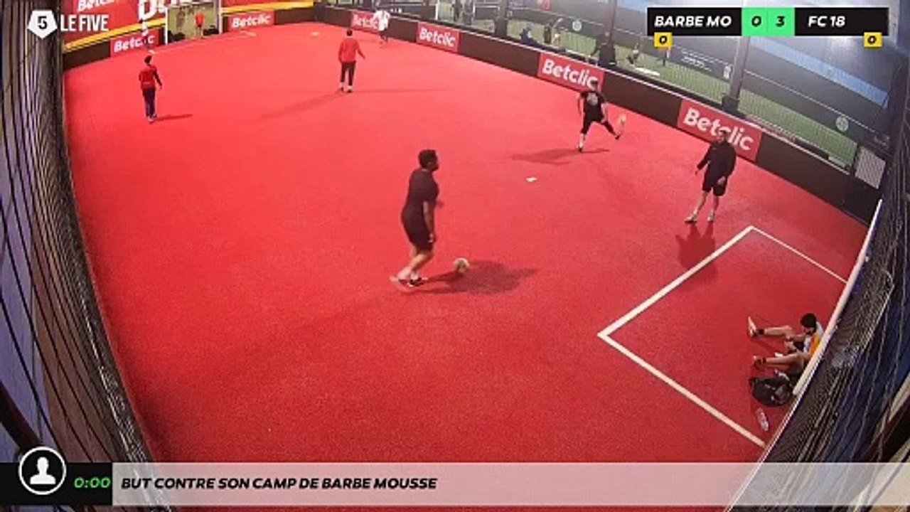 But contre son camp de Barbe Mousse