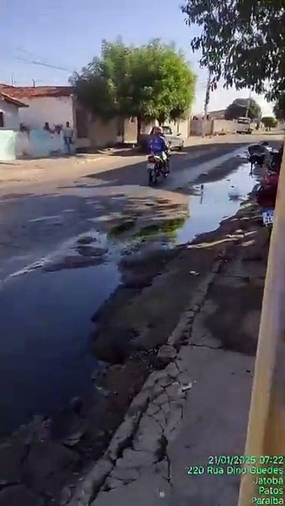Moradores cobram providências para galeria estourada na Rua Dino Guedes, bairro Jatobá, em Patos