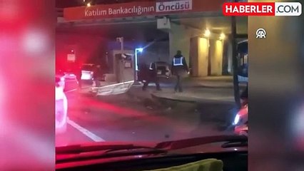 Zincirlikuyu'da Park Halindeki Metrobüs Otomobillere Çarptı