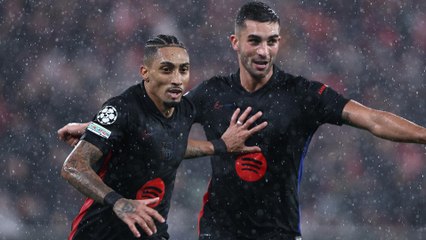 Entrenamiento del Barcelona previo a su duelo ante el Benfica en la Champions