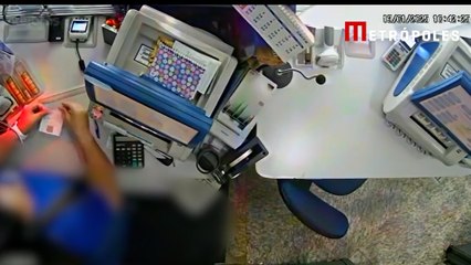 Veja momento em que atendente furta bilhete premiado