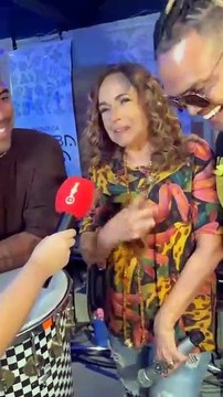 Foi a única pessoa que me deu moral para cantar em trio elétrico , declara Denny Denan sobre Daniela Mercury
