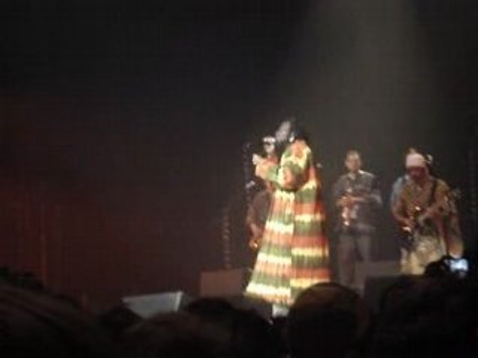 "Nous Sommes Fiers d'être Africain" - Tiken Jah Fakoly