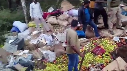 9 people killed as lorry carrying fruits and vegetables falls into ditch at Arabail Ghat