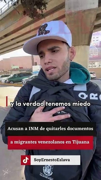 Acusan a INM de quitarles documentos a migrantes venezolanos en Tijuana.