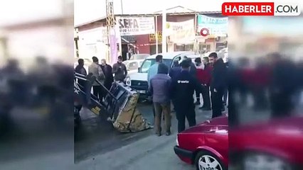 Elazığ'da Kepçe ile Hafif Ticari Araç Çarpıştı