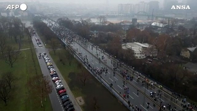 Serbia, nuove proteste degli studenti: invasa una delle arterie principali di Belgrado