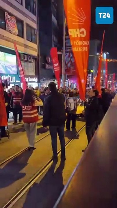 32 yıl önce bugün katledilen gazeteci Uğur Mumcu, Kadıköy'de anıldı