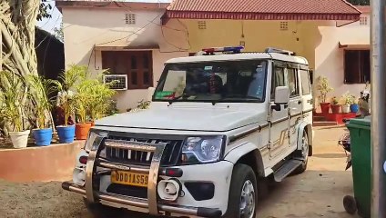 ରାଜ୍ୟ ବାହାରକୁ ଚାଲାଣ ବେଳେ ୨ ହାତୀ ଦାନ୍ତ ଜବତ   ୪ଜଣ ଗିରଫ, ଆନ୍ତଃରାଜ୍ୟ ଅପରାଧୀ ସାମିଲ