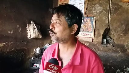 নির্দিষ্ট কোন মালিক নেই,চায়ের দোকান চালান স্থানীয় বাসিন্দারাই।