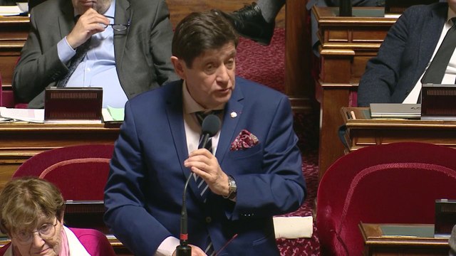 Les sénateurs rejettent les coupes budgétaires du gouvernement sur le logement