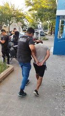 Fingió ser policía para robar y manosear a una mujer