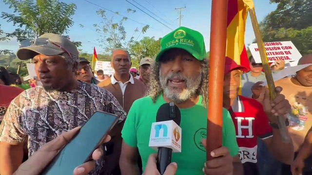 Campesinos marchan hasta la Barrick Pueblo Viejo en demanda de un re-asentamiento justo