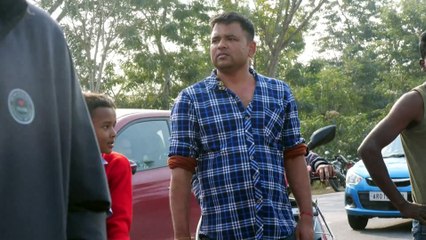 গোলাঘাটত হাতী মানুহৰ সংঘাতৰ বিপৰীতে দেখা গ'ল  হাতী মানুহৰ সহবস্থান। ক'ৰবাত যদি ভোকাতুৰ হাতীৰ বাবে যোগান ধৰিলে কলগছ আকৌ ক'ৰবাত শৰাই আগবঢ়াই যোগান ধৰিলে খাদ্য সামগ্ৰী।