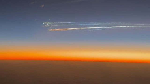 Flight passenger shares incredible view of SpaceX rocket debris streaking across the sky