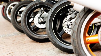Deux-roues, scooters et motos : leurs ventes plongent, et voici pourquoi