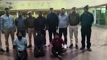 नौकर पर चाकू से हमला, मालिक को बंधक बनाकर लाखों रुपए लूटकर बदमाश फरार