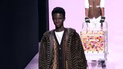 Fashion week : Pharrell Williams présente sa nouvelle collection pour Vuitton
