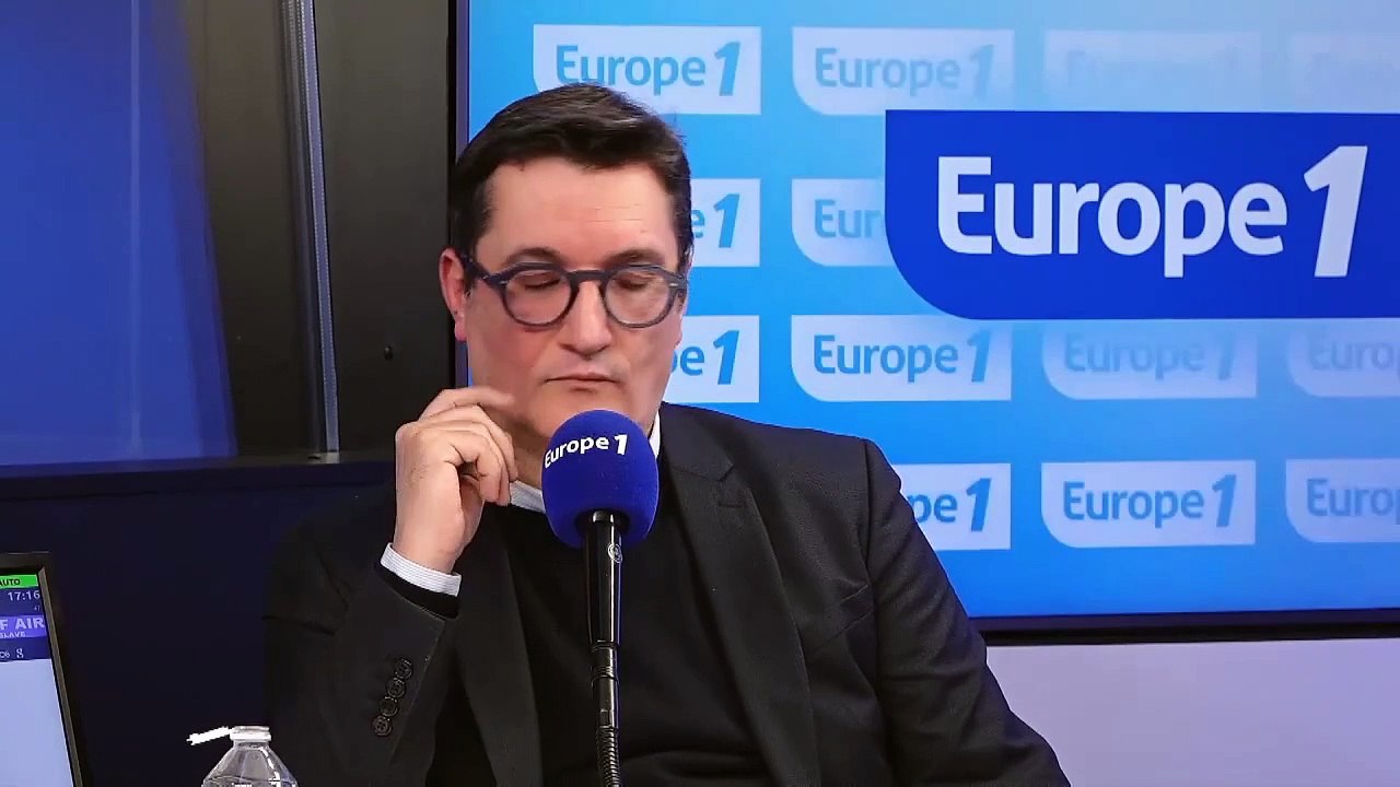 Cyril Hanouna - «Si la loi avait été respectée, je n'aurais pas été condamnée» : l'installation d'une crèche dans une mairie fait polémique