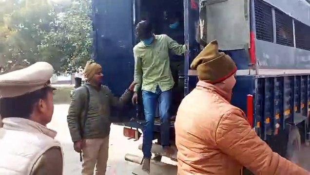 यूपी में बड़ा साइबर फ्रॉड; ऑनलाइन गेम और सट्टा से ठगे 70 करोड़, मऊ में गिरोह के 30 आरोपी गिरफ्तार