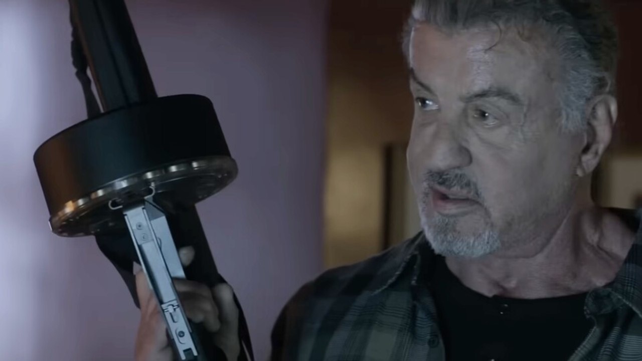 In Alarum spielt Action-Veteran Sylvester Stallone einen Agenten